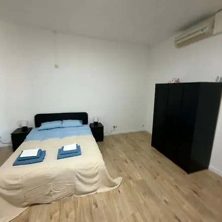 Happy Room Marcinelle Bed & Breakfast 3*